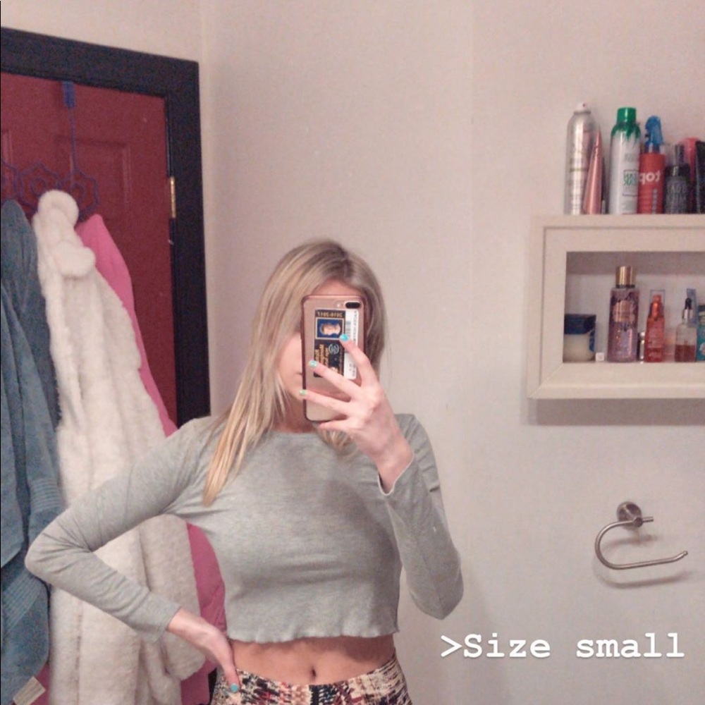 Grey top